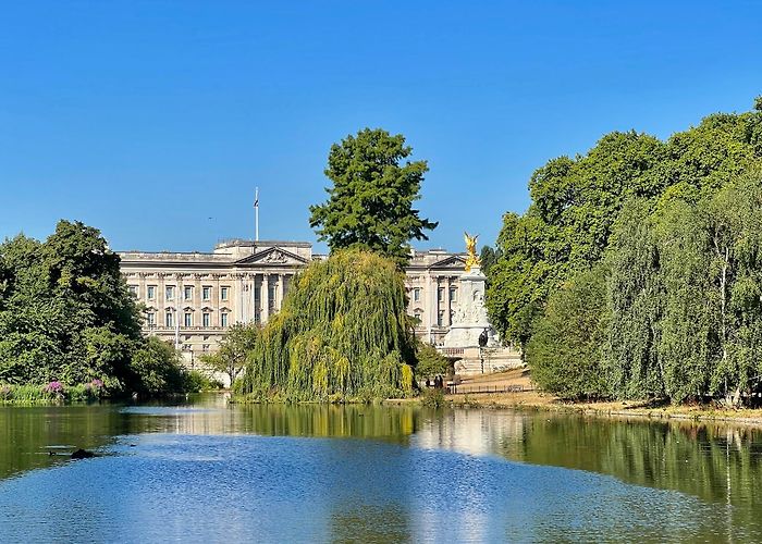 Buckingham Palace photo
