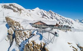 Hostel Berggasthaus First Grindelwald Exterior photo