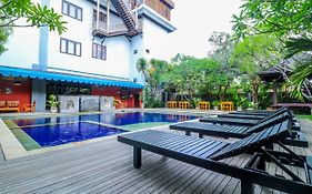 Capital O 2114 Grand Jimbaran Boutique Hotel Exterior photo