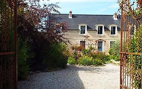 Bed and Breakfast Les Roses De Montherlant Exterior photo