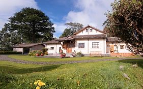 Hotel Hosteria Papagayo Cotopaxi Machachi Exterior photo