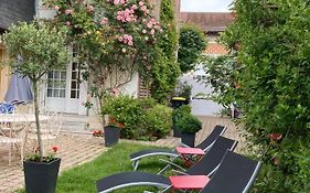 Bed and Breakfast Le Mascaret Deauville Exterior photo