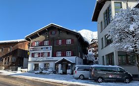 Adventure Hostel Klosters-Serneus Exterior photo