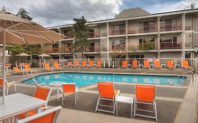 Ashland Hills Hotel&Suites Exterior photo