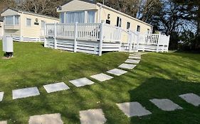 Hotel Forest Beach Shorefield Park Lymington Exterior photo