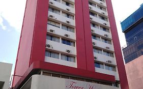 Hotel Tower House Suites Panama Stadt Exterior photo