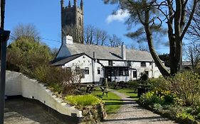 The Crown Inn Lanlivery Exterior photo