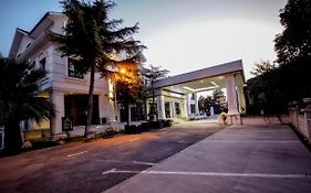 Univers Resort Elbasan Exterior photo