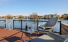 Bed and Breakfast Houseboat Studio With Canalview And Free Bikes Amsterdam Exterior photo