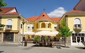 Bed and Breakfast Astoria Panzio Hévíz Exterior photo