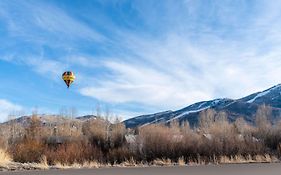 La Quinta Inn By Wyndham Steamboat Springs Exterior photo