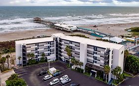 Hotel La Quinta By Wyndham Cocoa Beach Oceanfront Exterior photo