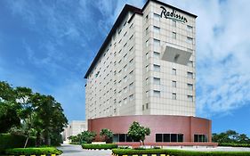 Hotel Radisson Gurugram Udyog Vihar Gurgaon Exterior photo