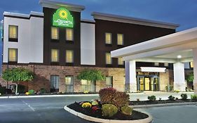 La Quinta By Wyndham Columbus - Grove Stadt Exterior photo