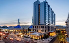 Hyatt Regency Portland At The Oregon Convention Center Exterior photo