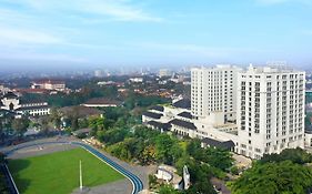 Hotel Pullman Bandung Grand Central Exterior photo