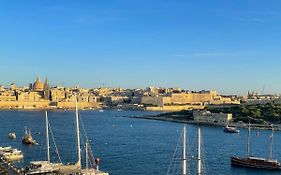 Ferienwohnung Seafront Duplex Penthouse Sliema Exterior photo