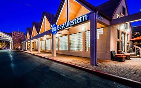 Best Western Town And Country Inn Cedar Stadt Exterior photo