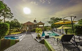 Santa Maria Resort Hotel Entebbe Exterior photo