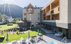 Hotel Laurin Toblach Exterior photo