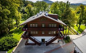 Hotel Dworzysko Bad Salzbrunn Exterior photo