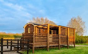 Hotel Hillside View Shepherds Hut Little Witley Exterior photo