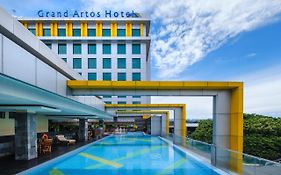 Grand Artos Hotel & Convention Magelang Exterior photo