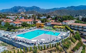 RIVERSIDE HOTEL&Pools&Beach Club Kyrenia  Exterior photo