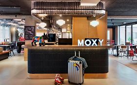 Hotel Moxy Paris Bastille Exterior photo