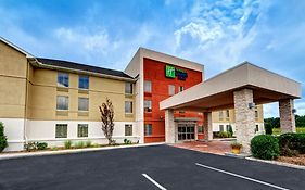 Holiday Inn Express & Suites Crossville, An Ihg Hotel Exterior photo