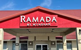 Hotel Ramada By Wyndham Lumberton Exterior photo