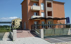 Hotel Bed&Breakfast Grgic Novigrad Istria Exterior photo