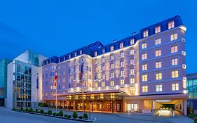 Hotel Sheraton Grand Salzburg Exterior photo