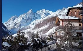 Hotel Astoria Courmayeur Exterior photo