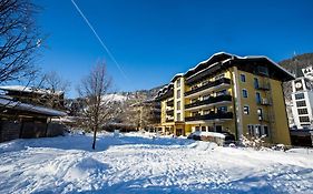 Hotel Pinzgauerhof by Alpeffect Hotels Zell am See Exterior photo