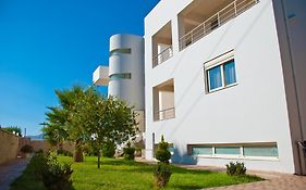 Apollo Apartments Paralia Kourna Exterior photo