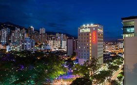 Hotel Hampton By Hilton Bucaramanga Exterior photo