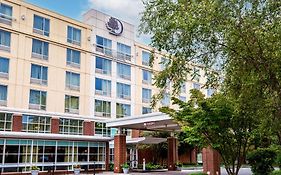 Doubletree By Hilton Hotel Boston Bayside Exterior photo