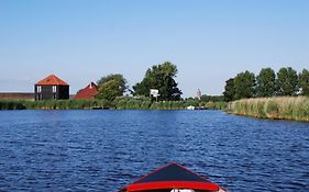 Bed and Breakfast Hoeve Meerzicht Monnickendam Exterior photo