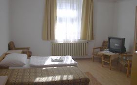 Bed and Breakfast Corvin Panzio Győr Exterior photo