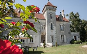 Hotel Chateau Des Salles Saint-Fort-sur-Gironde Exterior photo