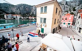 Inn By The River Omiš Exterior photo