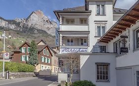 Hirschen Backpacker-Hotel&Pub Schwyz Exterior photo