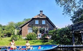 The Black Sheep Hostel Giethoorn Exterior photo