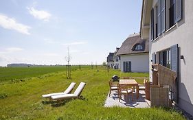 Reetland am Meer - Luxus Reetdachvilla mit 3 Schlafzimmern, Sauna und Kamin F11 Dranske Exterior photo