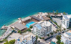 Grand Hotel Saranda Exterior photo