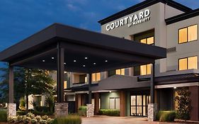 Hotel Courtyard By Marriott Tulsa Central Exterior photo