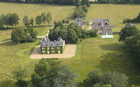 Bed and Breakfast Château des Lutz Daon Exterior photo