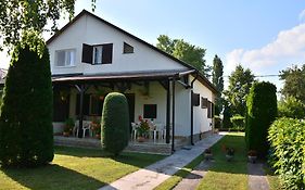 Villa Rozsa Nyaralohaz Balatonboglár Exterior photo