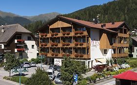 Hotel Moritz Toblach Exterior photo